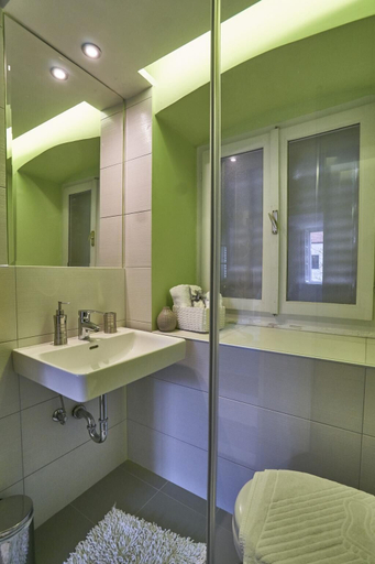 Bathroom 2, Old Town Finest, Dubrovnik