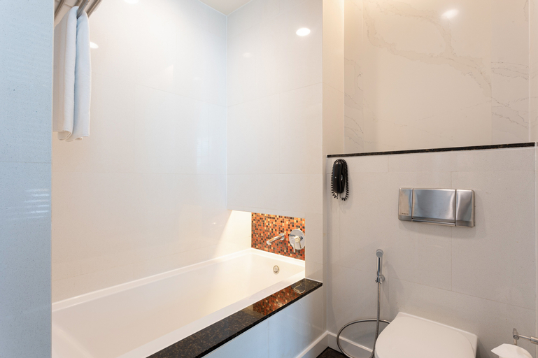 Bathroom 10