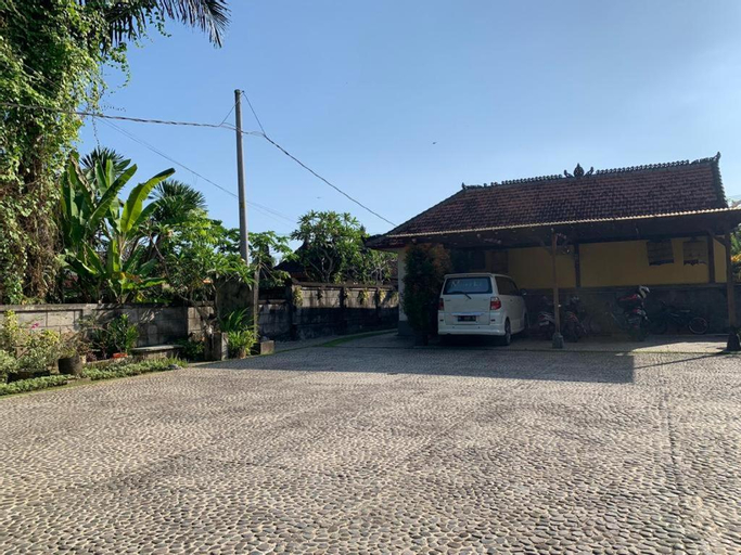 Exterior 14