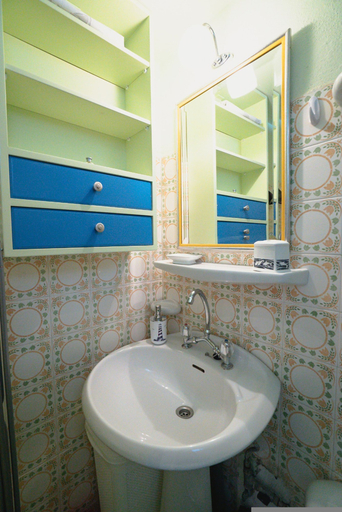 Room 5, Lilly s Seaview Studio, Thessaly