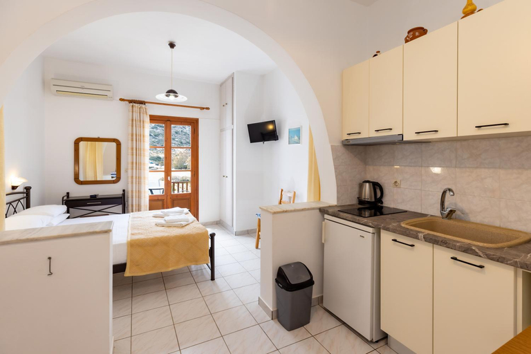 Others 3, Peris Rooms, South Aegean