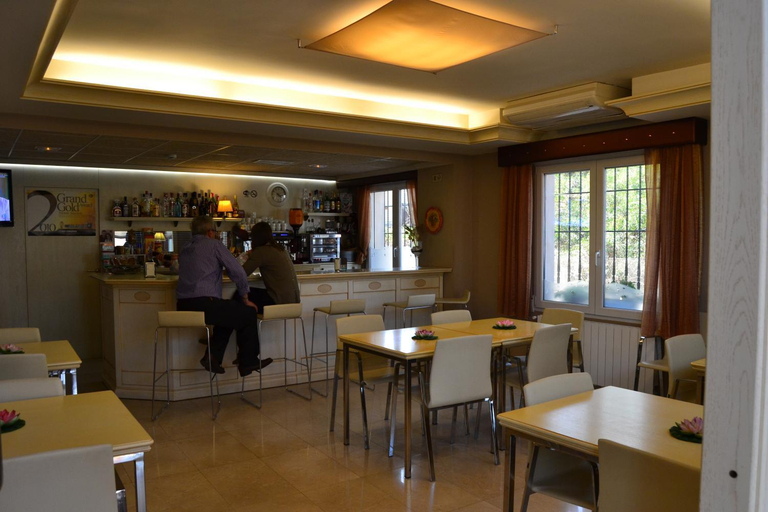 Food & Drinks 5, Hotel Versalles, Alicante