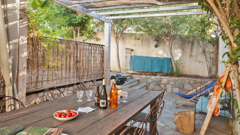Food & Drinks, Laniella location, Haute-Corse