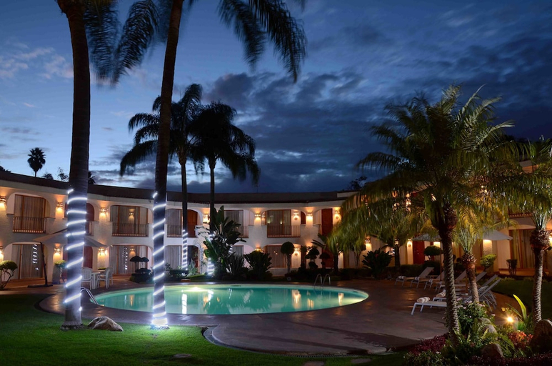 Exterior & Views