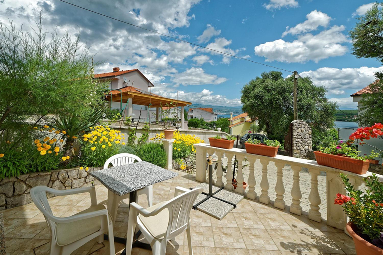 Others 5, Apartments Vedrana, Dobrinj