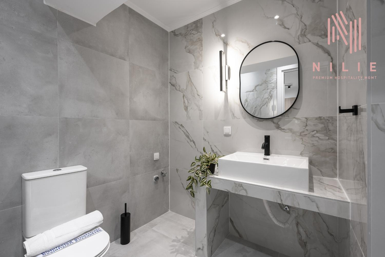 Shower 3, Next Door, Nilie Hospitality MGMT, Central Macedonia