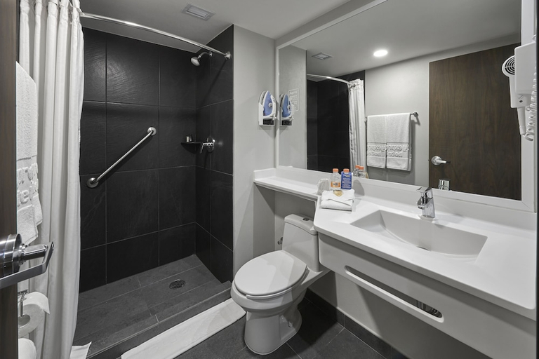Bathroom 4, City Express by Marriott Monterrey Lindavista, Guadalupe