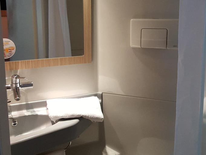 Bathroom 7
