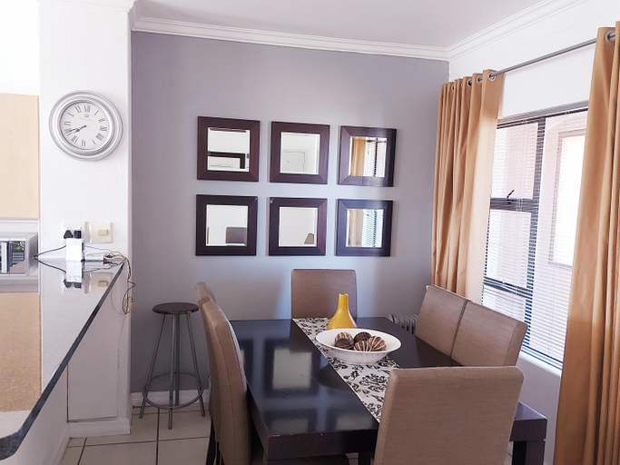 2, Westpoint Exclusive Apartments with Power Back Up, City of Johannesburg