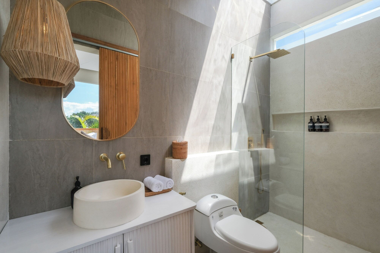 Bathroom 3, Villa Maka Pererenan, Badung