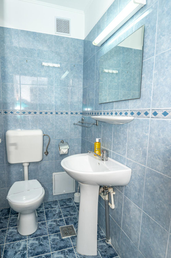 Bathroom 4, Hotel Semiramis, Mangalia