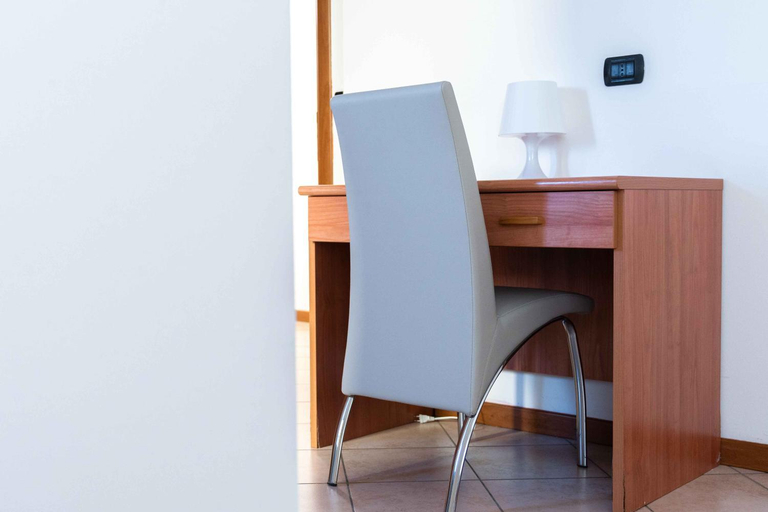 Others 2, Wayco Rooms, Como