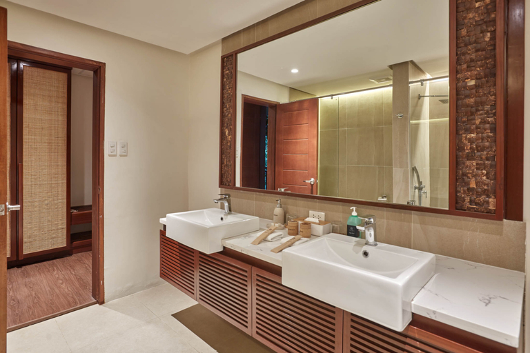 Bathroom 5, The Farm at San Benito, Lipa City
