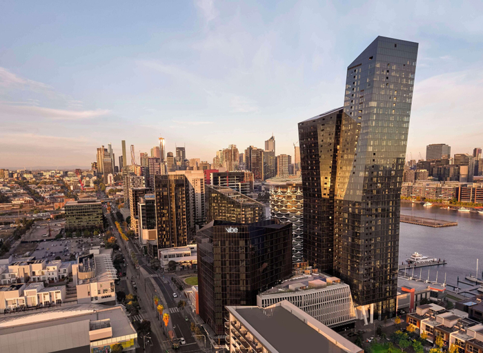 Exterior & Views 19