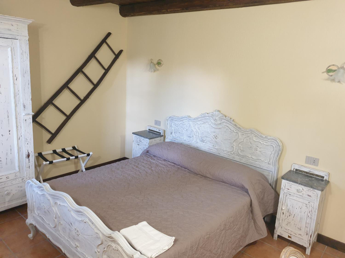 Bedroom 2, Cafe del peso, Torino