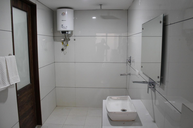 Bathroom 5, Suryavilas, Ambala