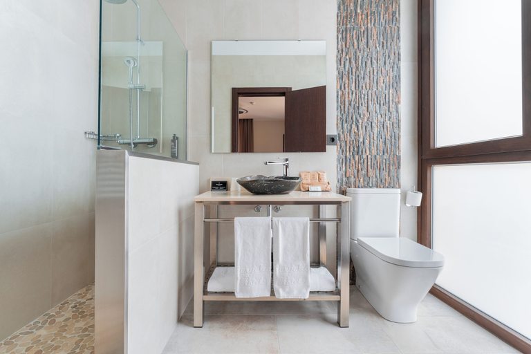 Bathroom 4, De La Trucha Hotel, Teruel