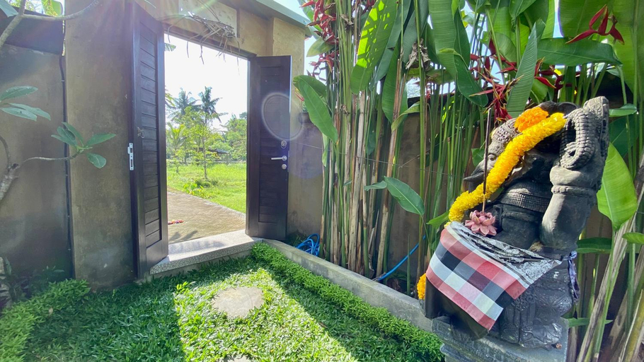 Others 4, Villa magica, Gianyar