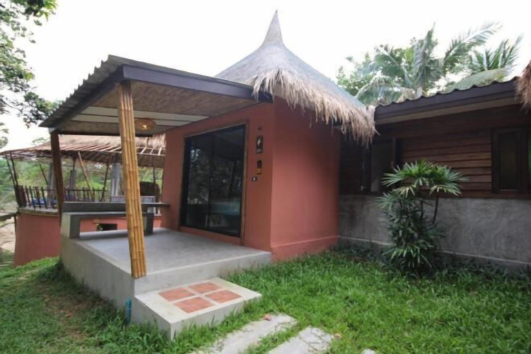 Exterior 2