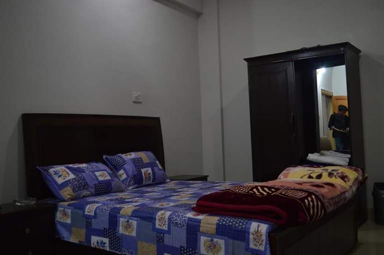 Bedroom 4, Hotel Crown City, Azad Kashmir