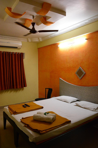 Bedroom 4, Hotel Sai Vishwa, Ahmadnagar