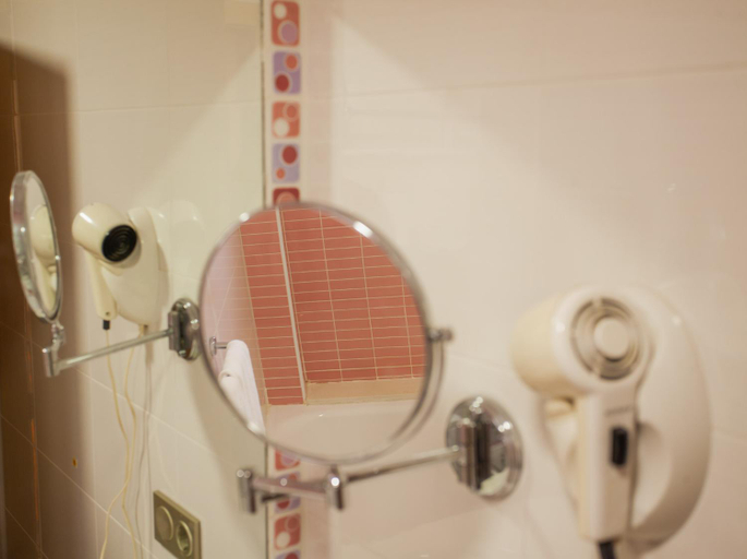 Bathroom 4, Hotel Versalles, Alicante