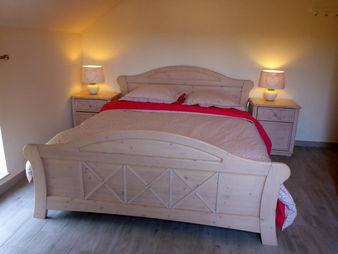Bedroom 2, Maison et velos a Godinne dans la Vallee de la Meuse, Namur