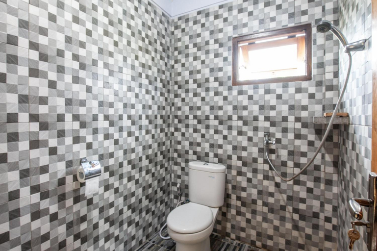Bathroom, Medewisurf-homestay, Jembrana