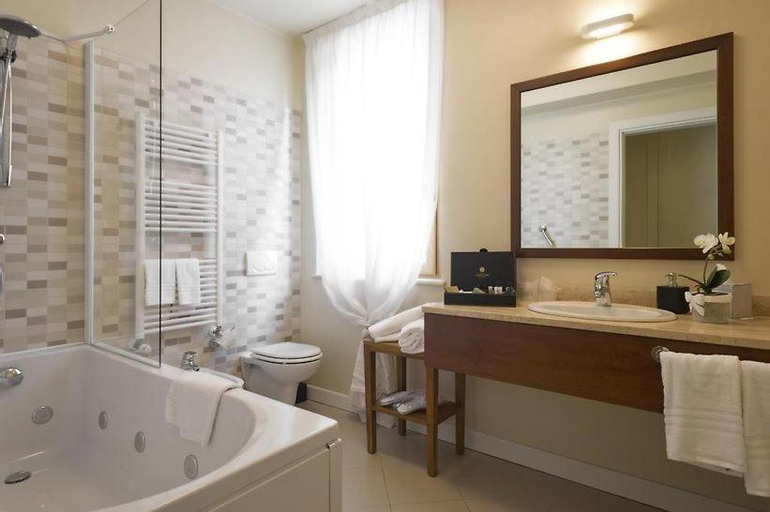 Bedroom 4, Cora Hotels Leon d'Oro, Piacenza