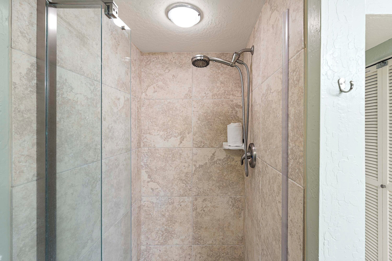 Bathroom 3, Close to Complex Amenities - Ground Floor - Nice Unit - Vrkcv, Hawaii