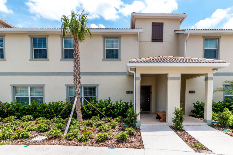 Bedrooms  3 Bathrooms  Storey Lake 4843 RC, Osceola