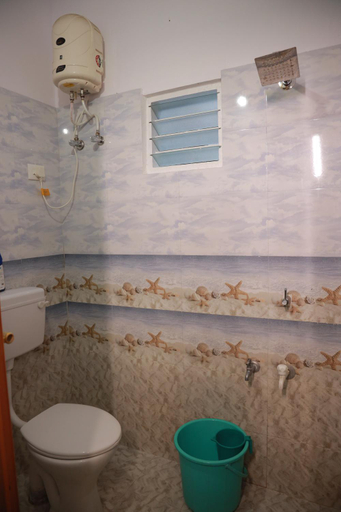 Bathroom, Breezeinn, Theni