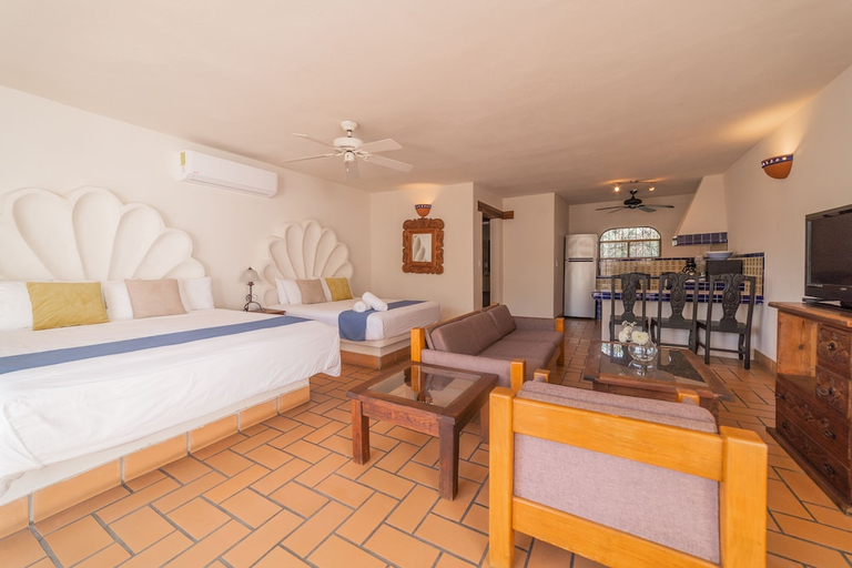 Bedroom 3, Club Del Moro Hotel Suites, La Paz