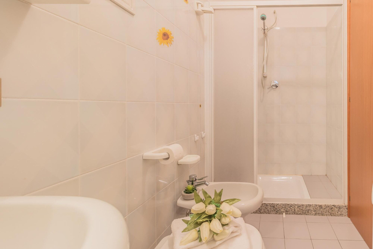 Bathroom 3, Patrizia s House Varenna, Lecco