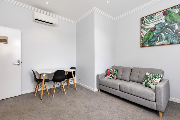 Others 5, Civic Apartments, Wagga Wagga - Pt A