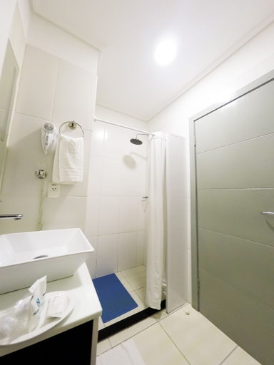 Bathroom 2, Nova Hotel, Ciudad del Este