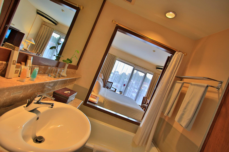 Bathroom 7