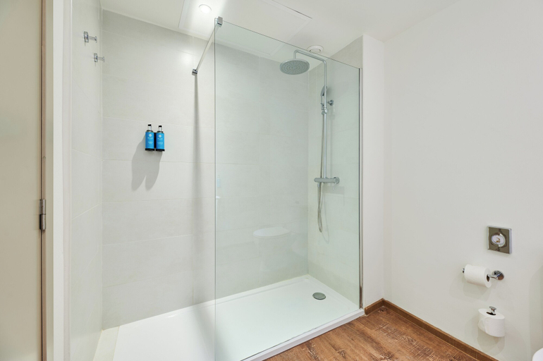Bathroom 4, Alua Calas de Mallorca Resort, Baleares