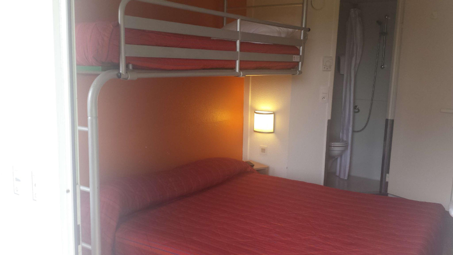 Bedroom 12
