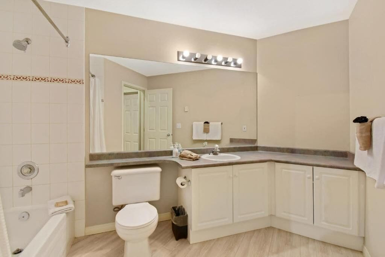 Bathroom 4, Borgata Lodge, Central Okanagan