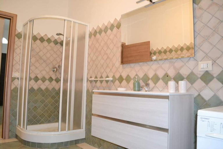 Bathroom 2, TERESA HOLIDAY, Cagliari