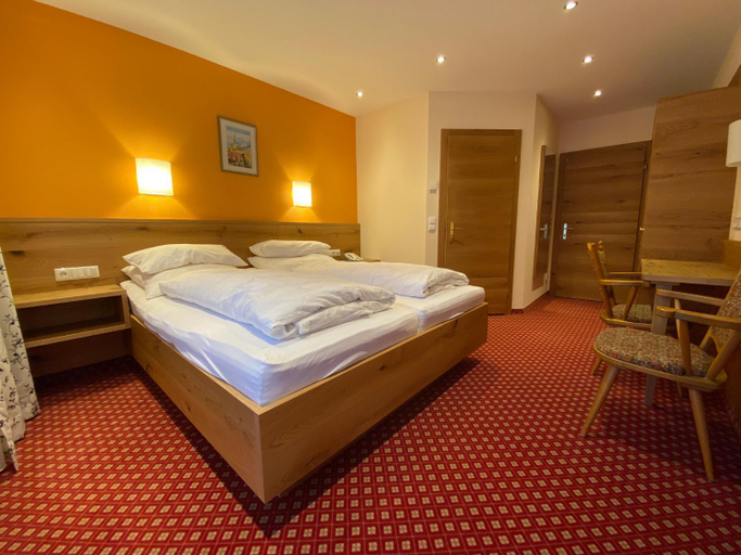 Bedroom 2, Hotel-Pension Strolz, Schwaz