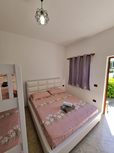 Others 5, HOLIDAY HOME, Durrësit