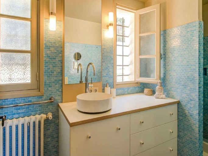 Bathroom 5, Villa in Cavalaire with Sea View Pool, Var