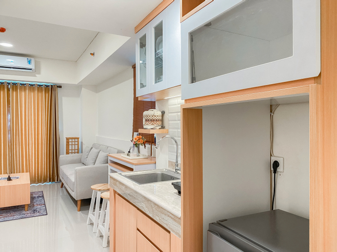 Others 4, Comfort 2BR at Meikarta Apartment Cikarang By Travelio, Cikarang