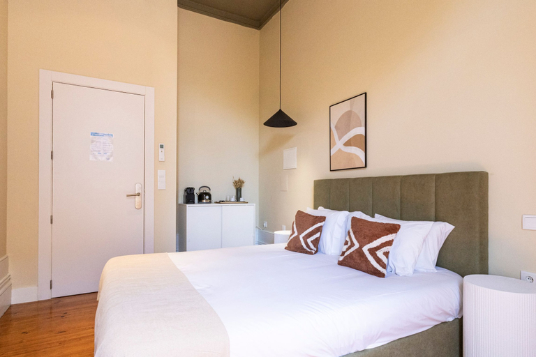 Bedroom 2, Guesthouse Bonjardim by LovelyStay, Porto