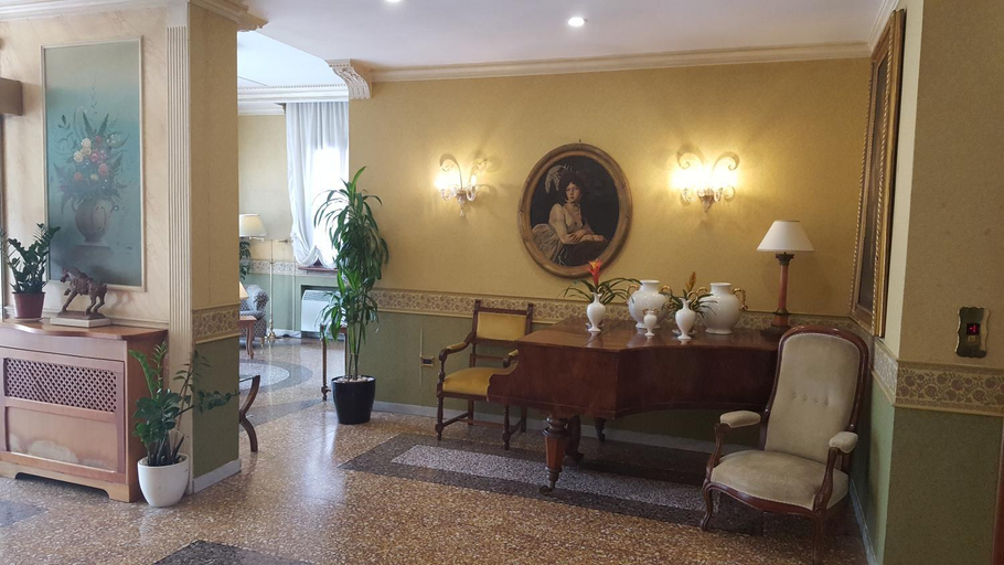 Public Area, Hotel Bentivoglio Residencia de Época, Bologna