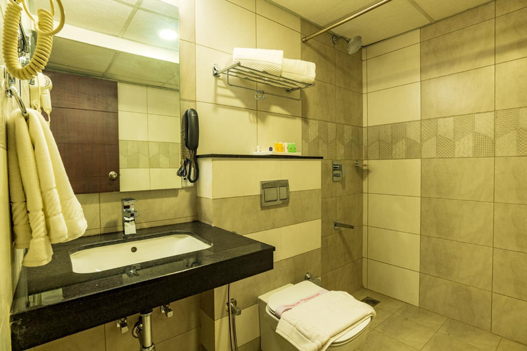 Bathroom 4, Arctic Hotel, Ernakulam