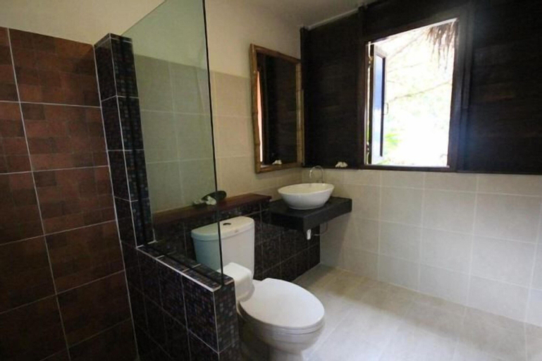 Bathroom 6
