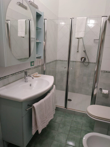 Bathroom 5, Buono BB, Napoli